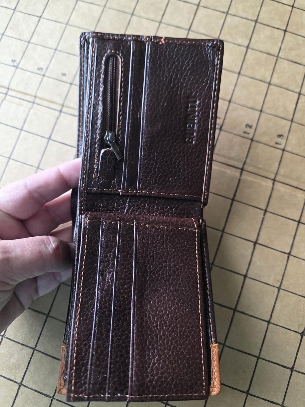 GUBINTU Brown Two‑Tone Leather Bifold Wallet  Multi‑Card Slots & ID Window - Picture 5 of 8